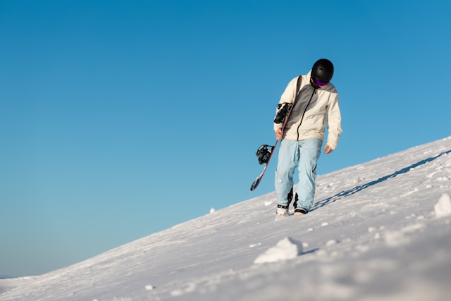 Waarom je sneller uitgeput raakt tijdens wintersport is door het verschil in hoogte